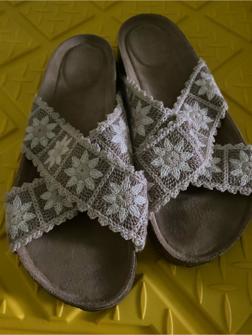 Haute Hippie Boho Floral Crochet Beige Slide Cottagecore CrissCross Sandals 8M - Picture 5 of 12